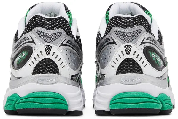 Saucony￼
